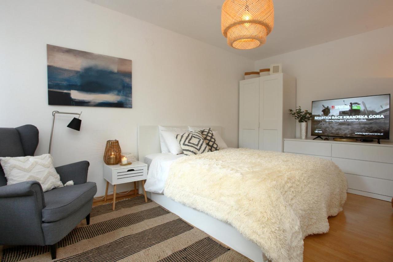 Izola Dreamy Stays Kord Esterno foto